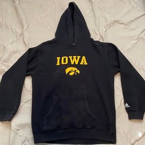 Men’s vintage adidas Iowa Hawkeyes hoodie.